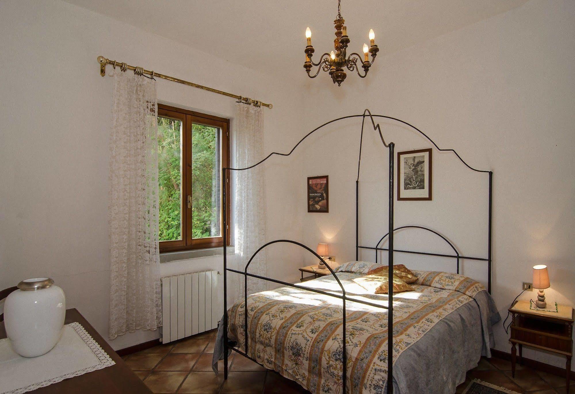 Podere"Sulle Soglie Del Bosco" Appartament And Rooms Pescia Ngoại thất bức ảnh