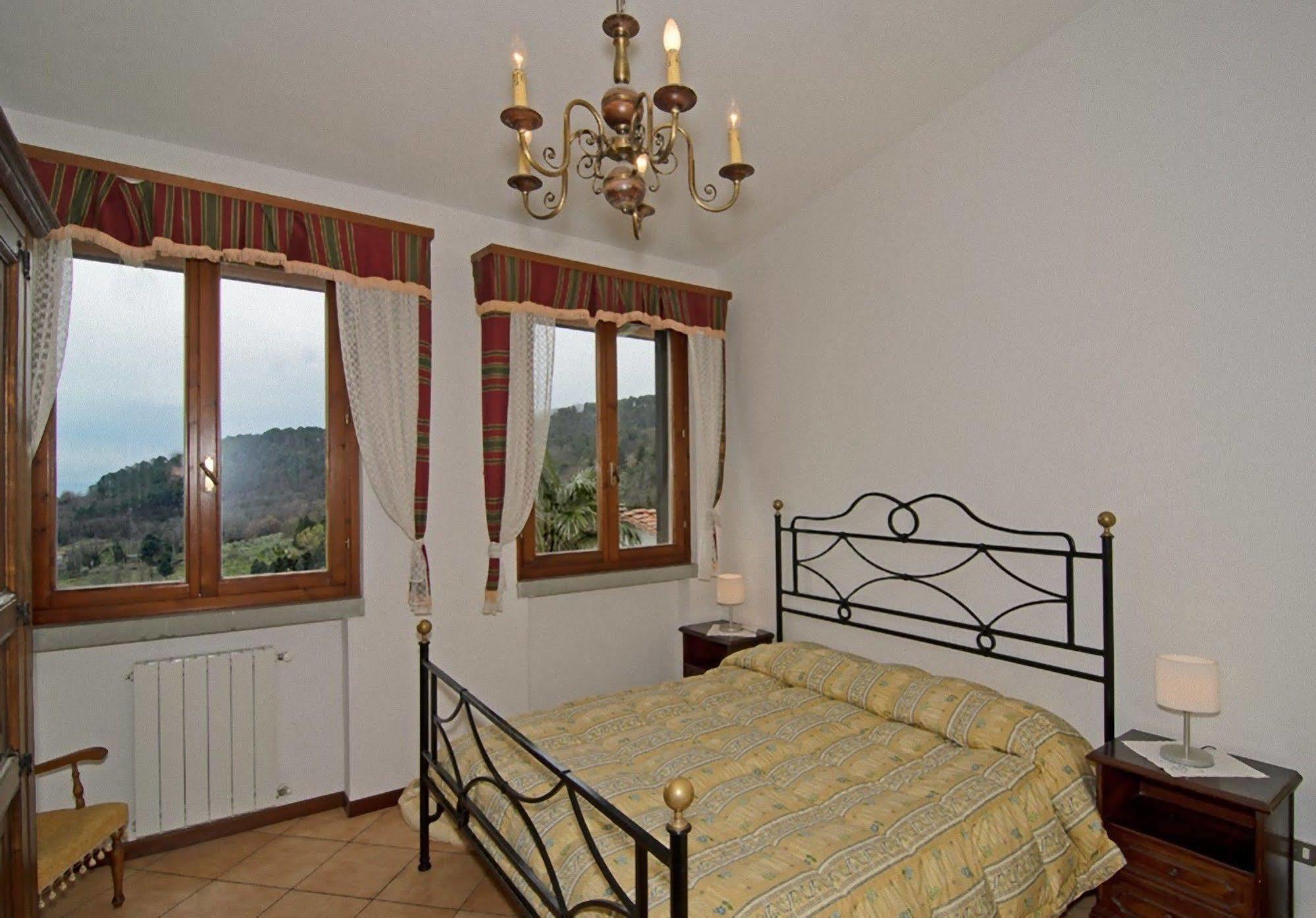 Podere"Sulle Soglie Del Bosco" Appartament And Rooms Pescia Ngoại thất bức ảnh